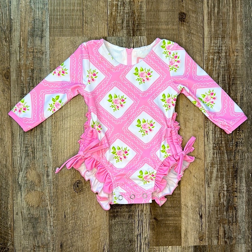Sweet Honey- Solid Rash Guard- Strawberry Petit Four